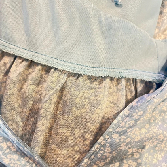 NEW with tags (NET) Franchesca’s Denim Blue with White Floral Print Romper - Picture 10 of 12